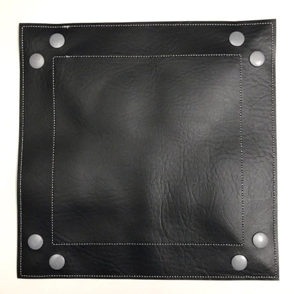 Mandalorian Helmet Dice Tray - Black - Picture 4 of 6